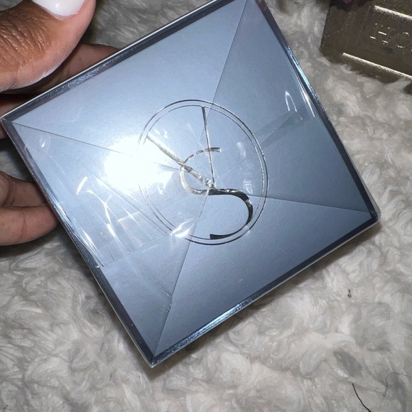 Victoria Secret Scented Candle - Picture 4 of 7